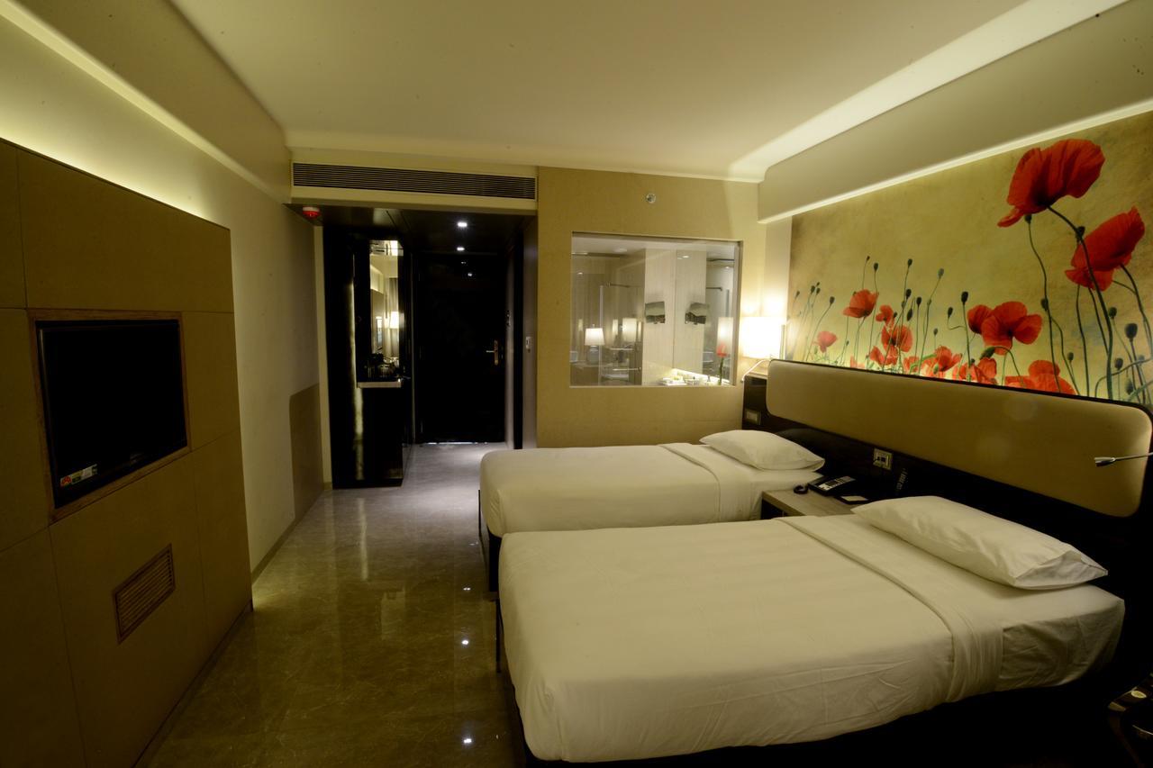 Sai Palace Grand, Malad Bombay Eksteriør billede