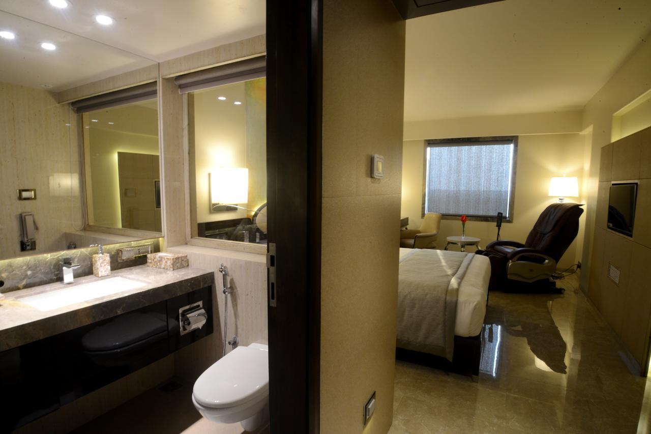 Sai Palace Grand, Malad Bombay Eksteriør billede