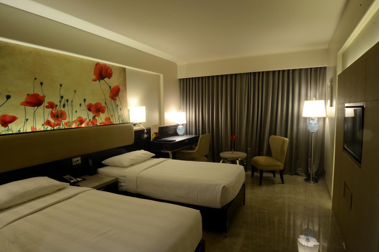 Sai Palace Grand, Malad Bombay Eksteriør billede