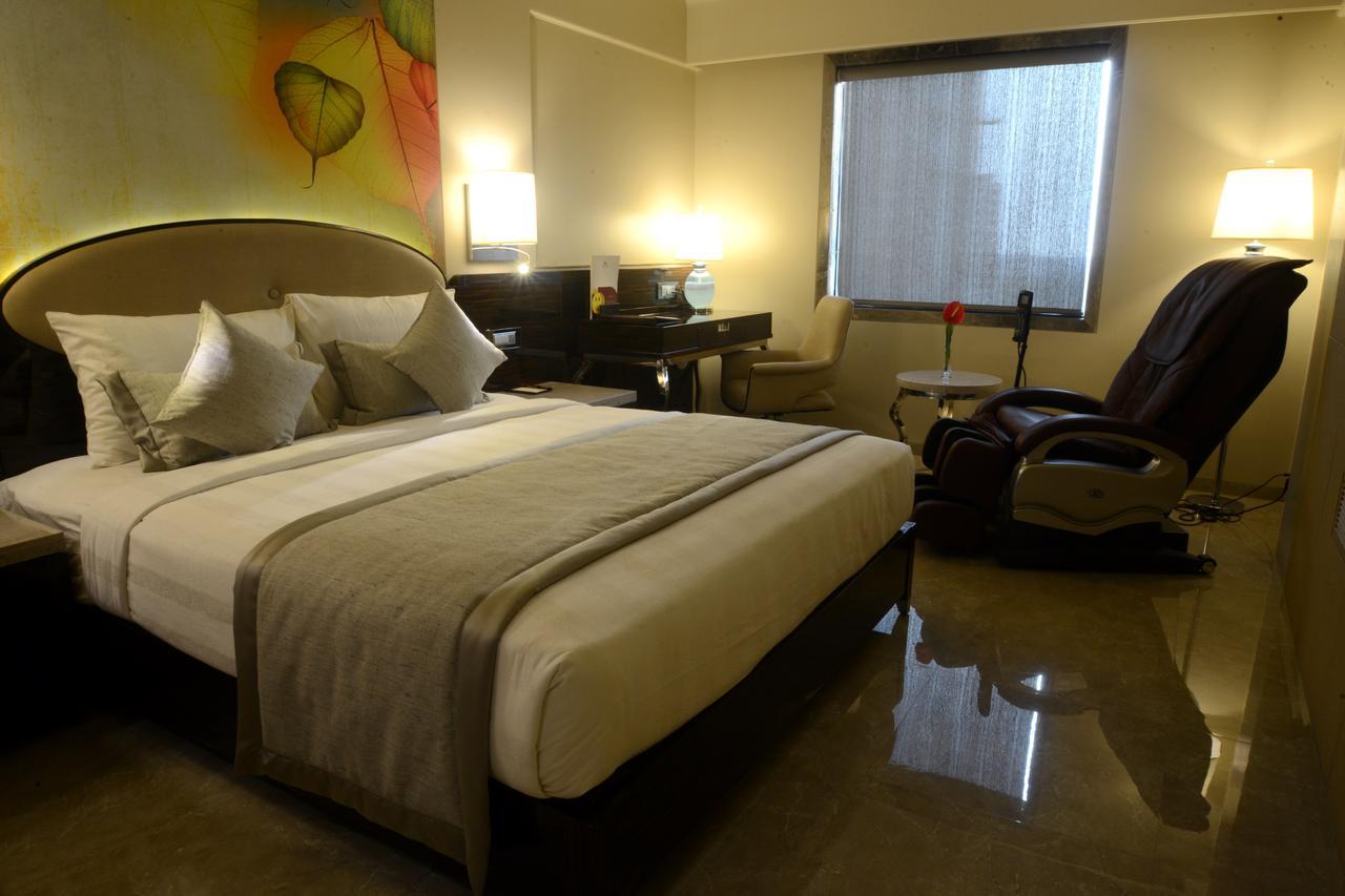 Sai Palace Grand, Malad Bombay Eksteriør billede