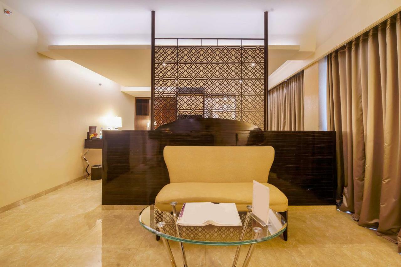 Sai Palace Grand, Malad Bombay Eksteriør billede