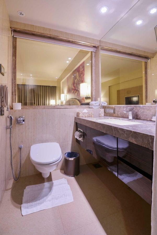 Sai Palace Grand, Malad Bombay Eksteriør billede