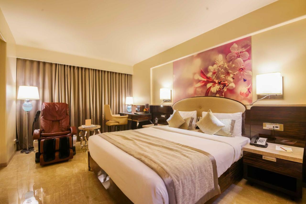 Sai Palace Grand, Malad Bombay Eksteriør billede
