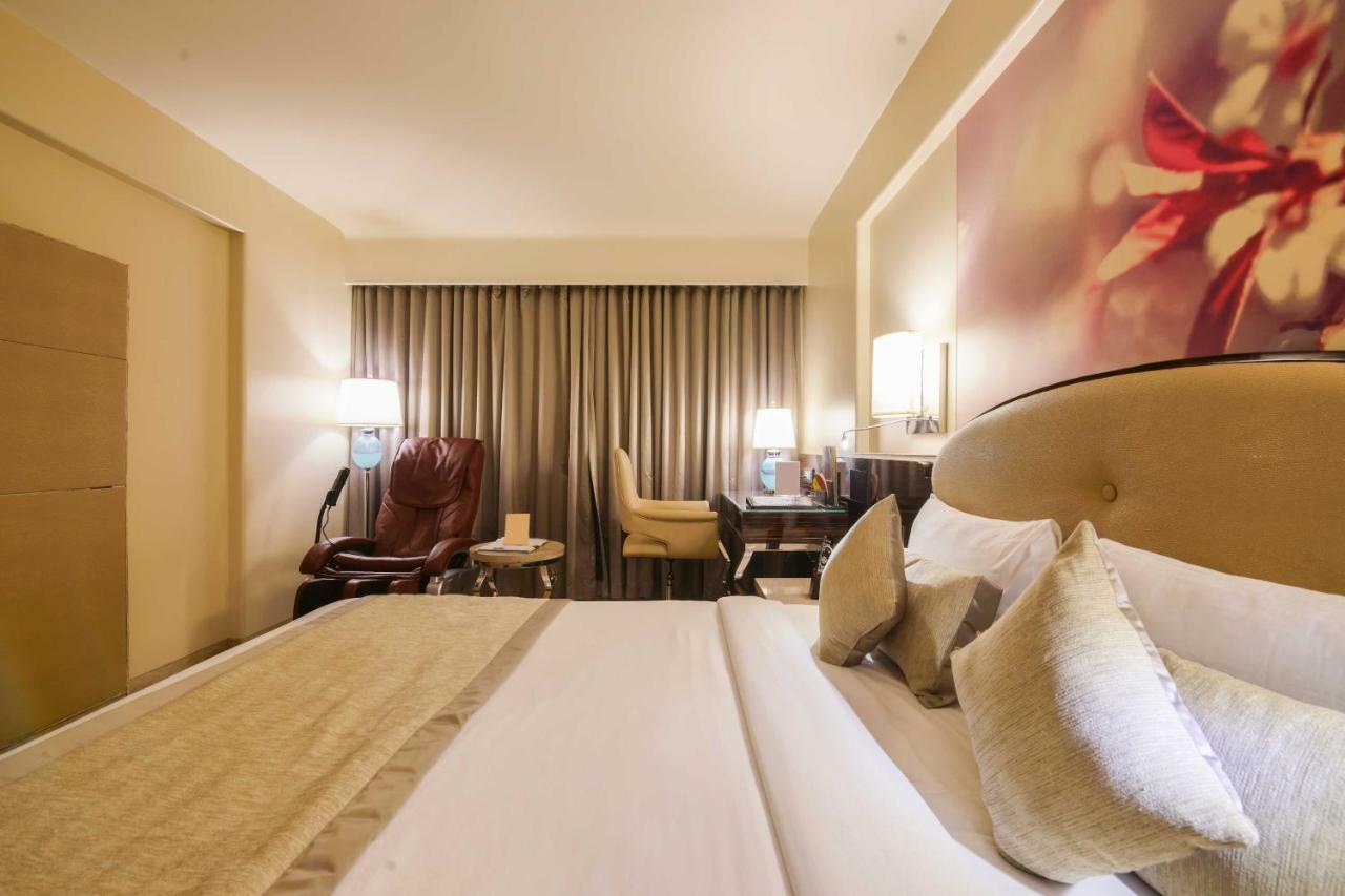 Sai Palace Grand, Malad Bombay Eksteriør billede