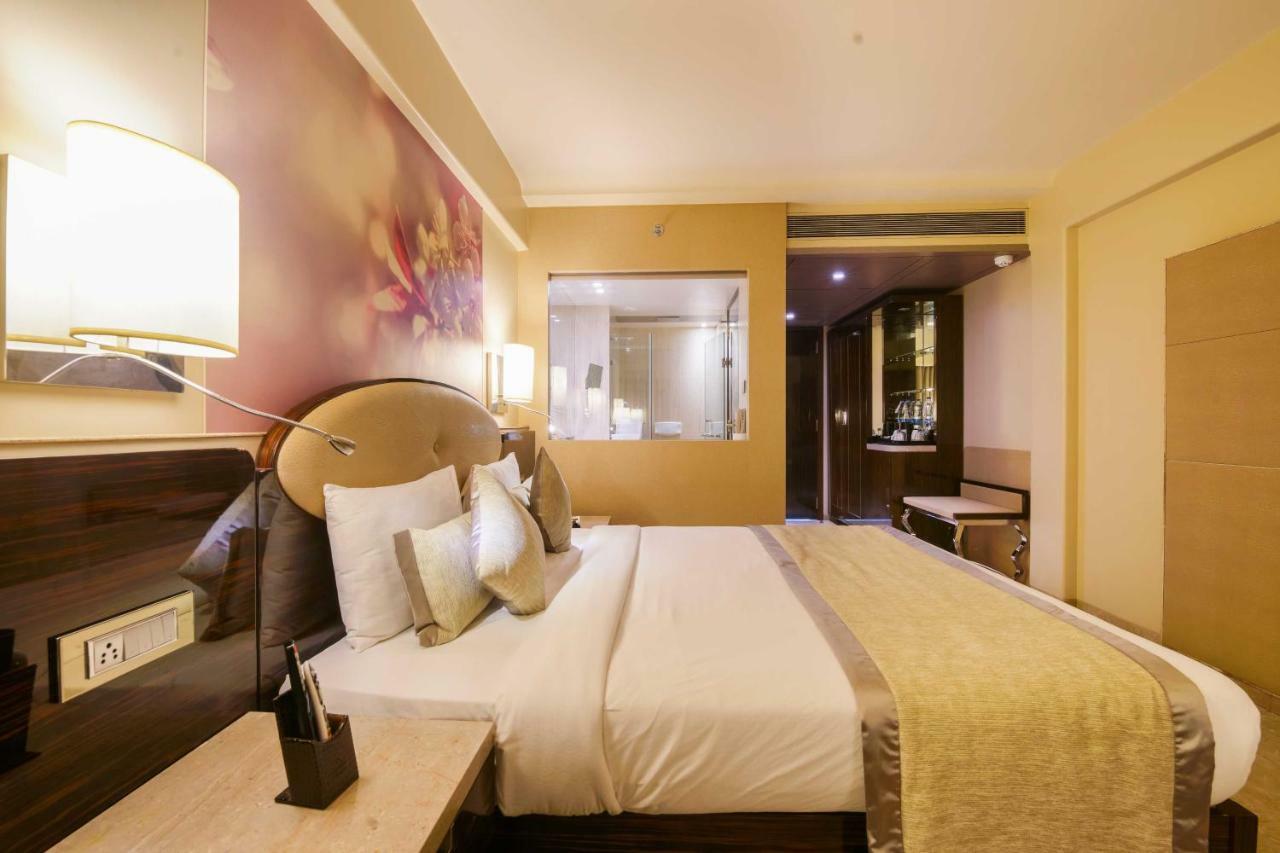 Sai Palace Grand, Malad Bombay Eksteriør billede