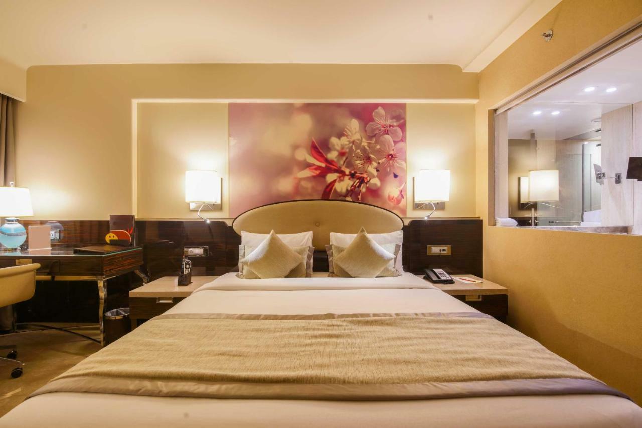 Sai Palace Grand, Malad Bombay Eksteriør billede