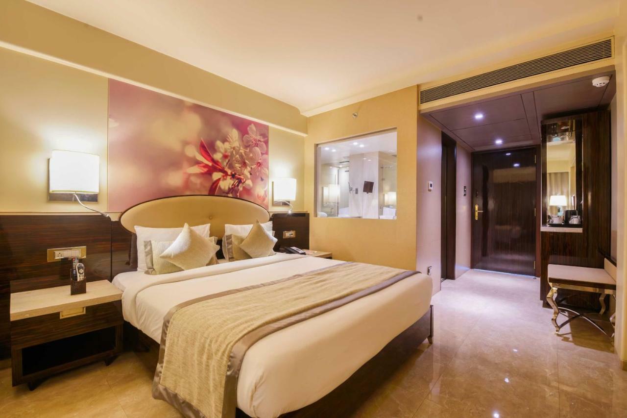 Sai Palace Grand, Malad Bombay Eksteriør billede